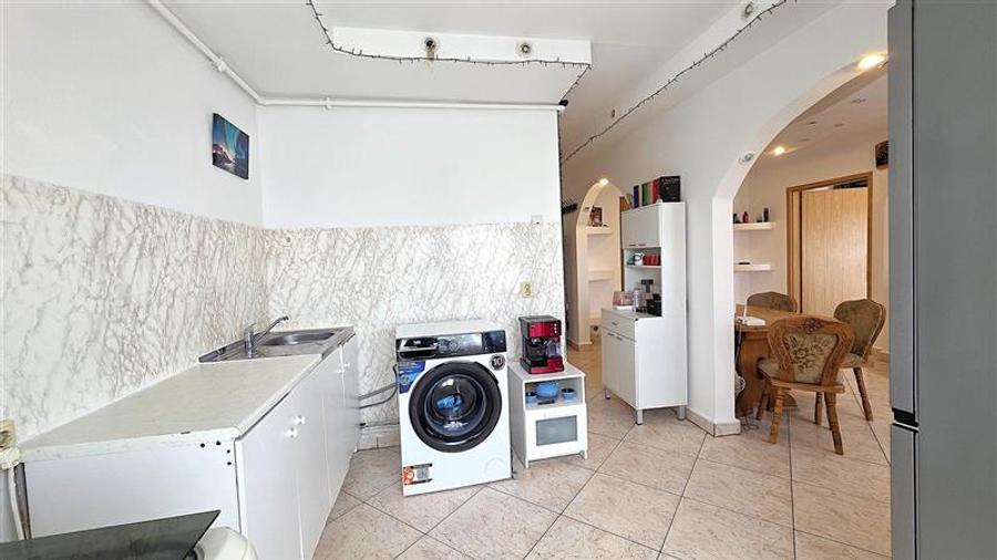 Apartament cu 2 camere decomandat în Triaj
