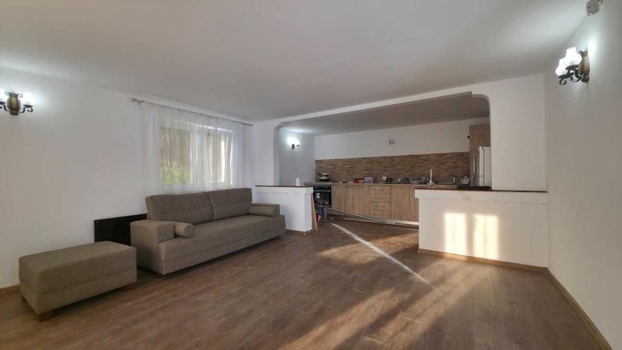 Casă cu 4 camere cu Teren 329 Mp în Bezdead