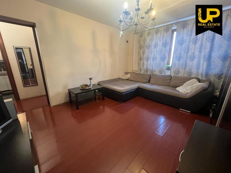 Apartament cu 3 camere semidecomandat, mobilat în Dristor