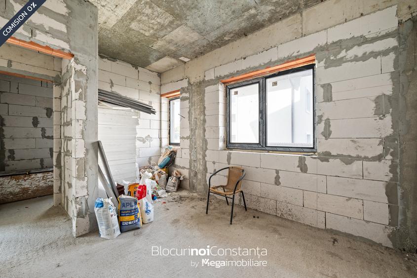 Casă cu 5 camere cu Canalizare în Sud