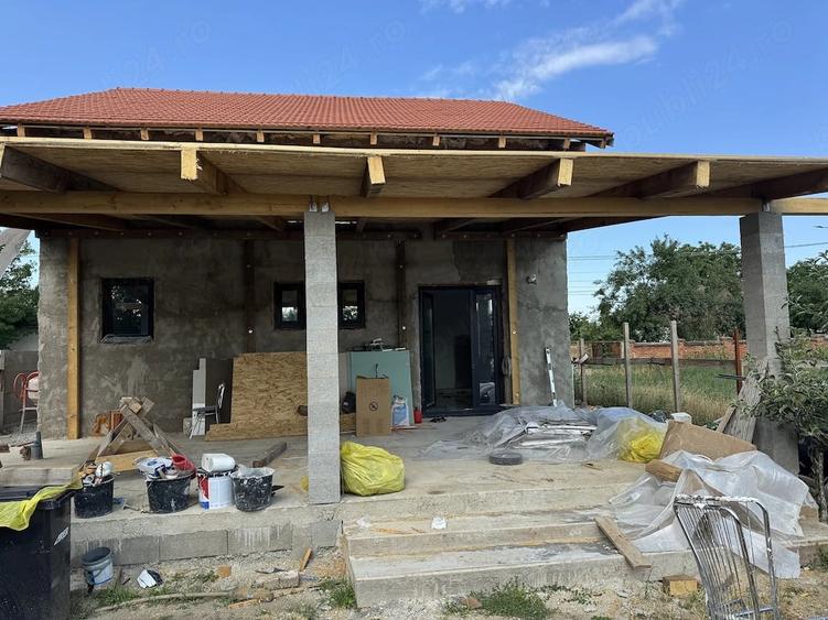 Casă cu 3 camere cu Teren 500 Mp în Parța