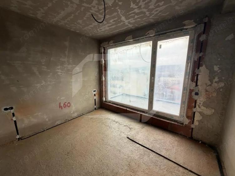 Apartament cu 4 camere semidecomandat în Mărăști