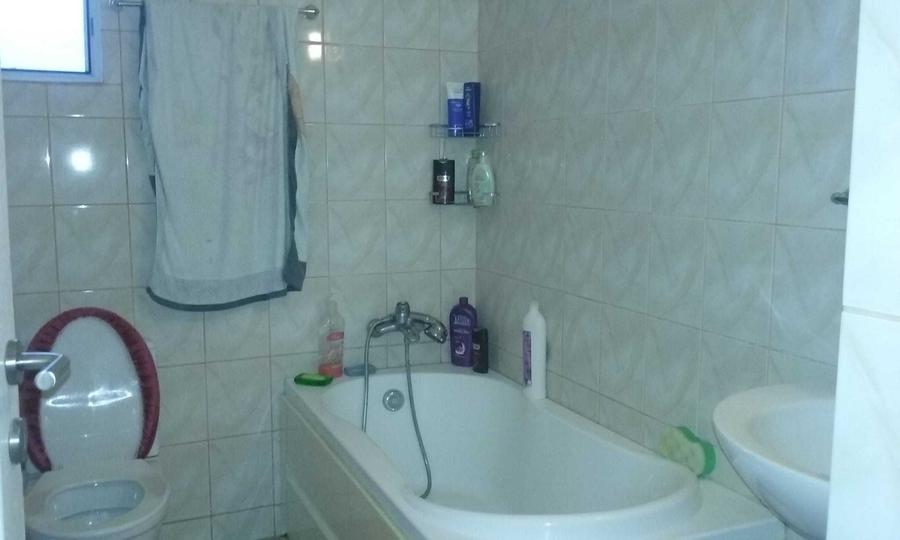Casă cu 4 camere în Săftica