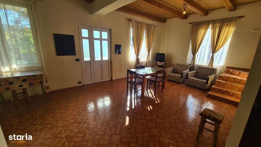 Casă cu 3 camere în Central