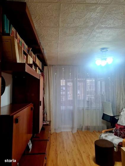 Apartament cu 2 camere decomandat în Războieni
