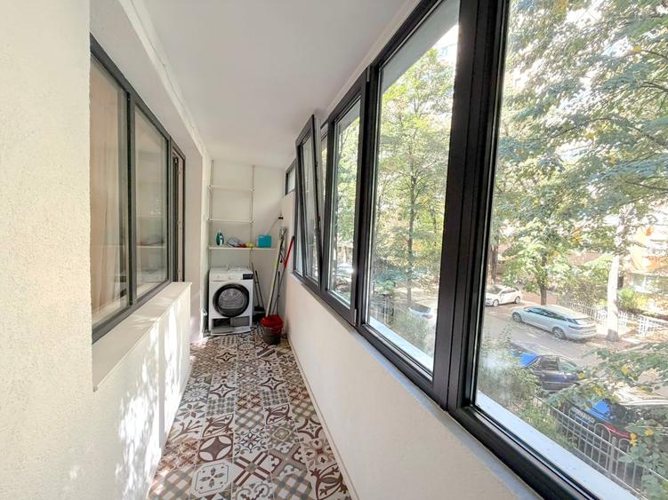 Apartament cu 4 camere decomandat în Titan