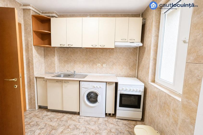 Apartament cu 3 camere semidecomandat, mobilat în Grivița