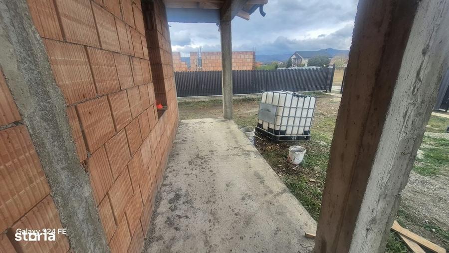 Casă cu 3 camere cu Teren 740 Mp în Dumbrava