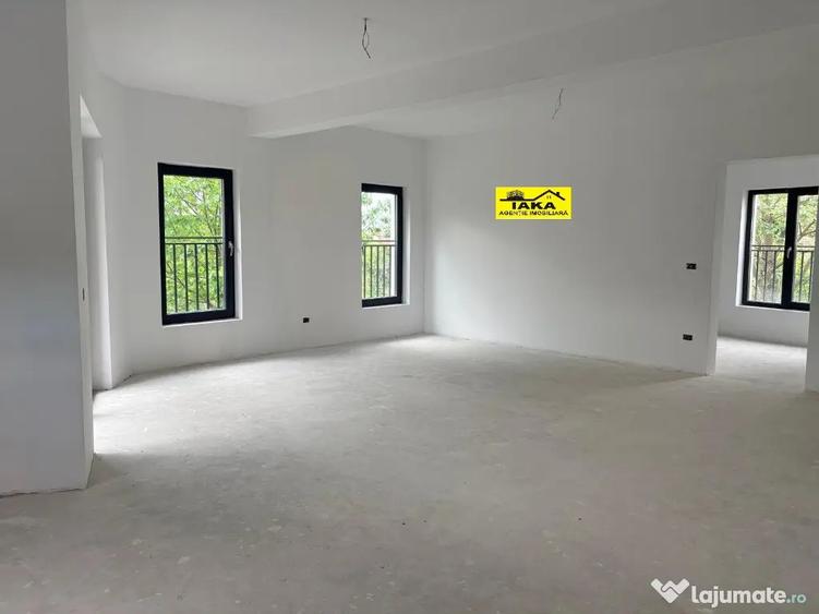 Apartament cu 3 camere semidecomandat în Griviței
