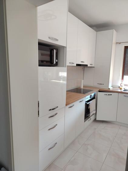 Apartament cu 2 camere decomandat în Sânpetru — fotografia 2