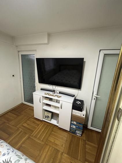 Apartament cu 2 camere decomandat în Petros