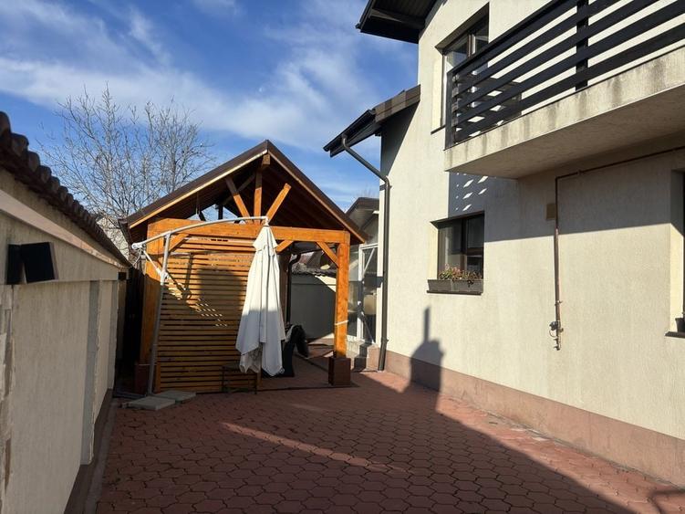 Casă cu 4 camere în Negoiești