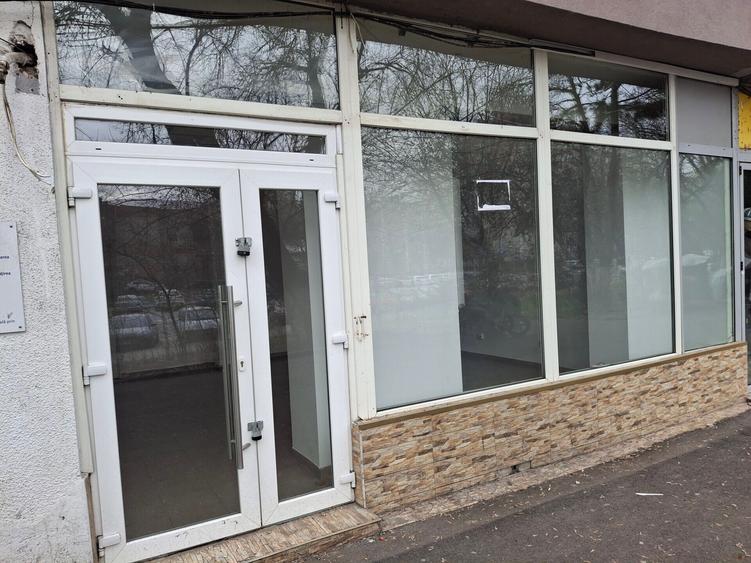 Spațiu comercial, de 72 mp, în Valea Ialomiței