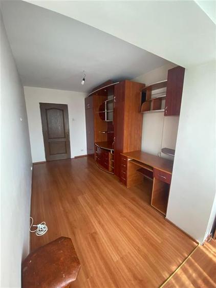 Apartament cu 3 camere decomandat, mobilat în Păcurari
