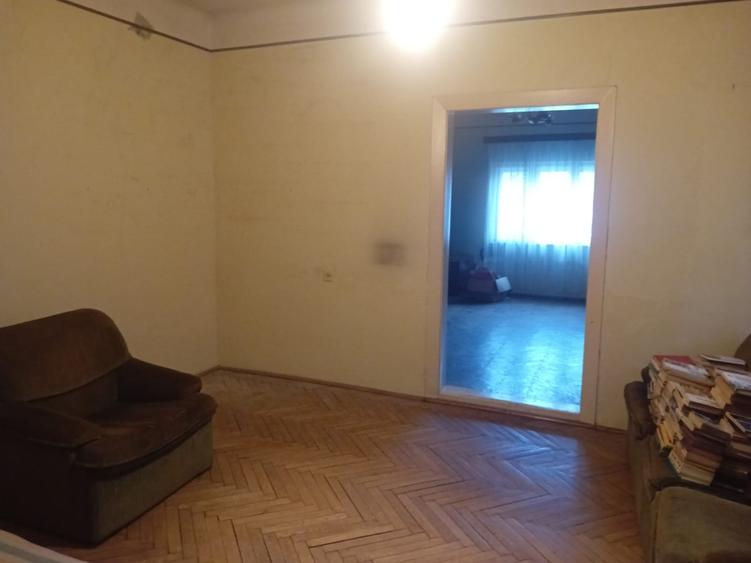 Casă individuală cu 3 camere cu Canalizare în Unirii
