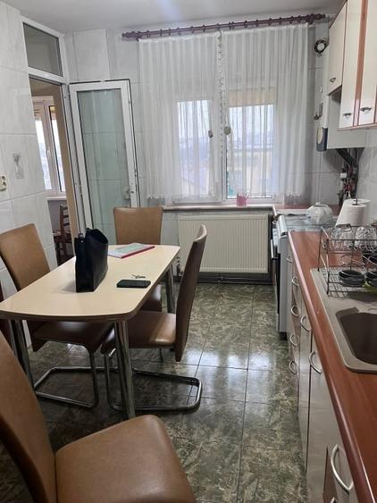 Apartament cu 4 camere decomandat, mobilat în Brazda lui Novac