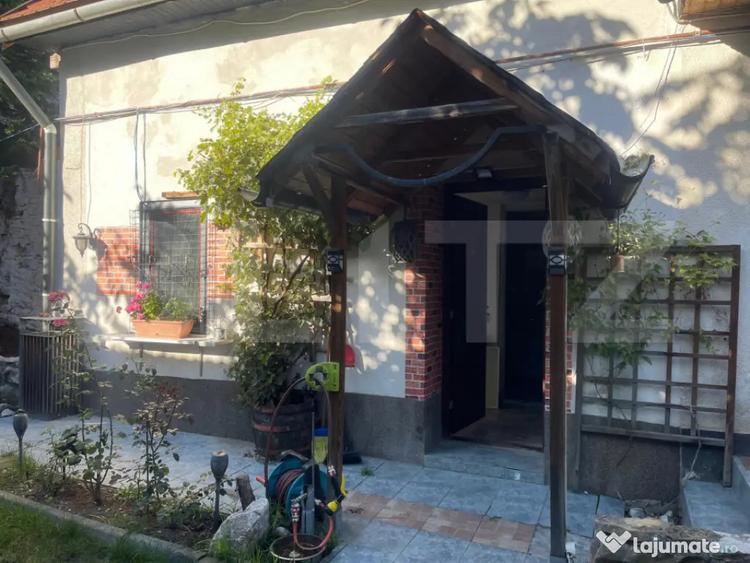 Casă cu 7 camere cu Teren 800 Mp în Zărnești