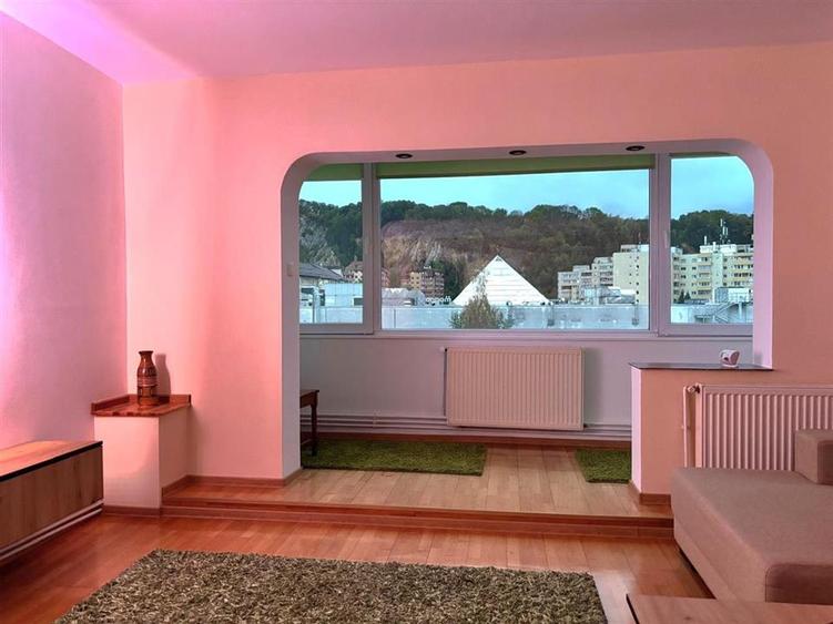 Apartament cu 3 camere decomandat, mobilat în Răcădău