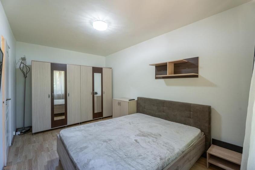 Apartament cu 2 camere decomandat, mobilat în Podu Roș