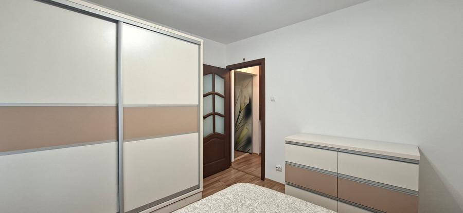 Apartament cu 2 camere decomandat, mobilat în Piața Centrală