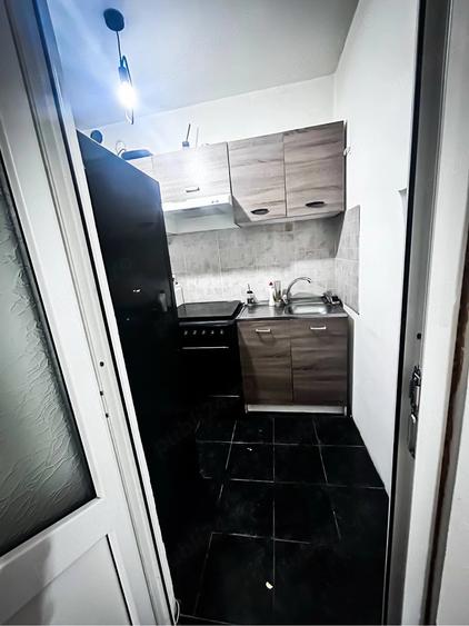 Garsonieră decomandată în Central