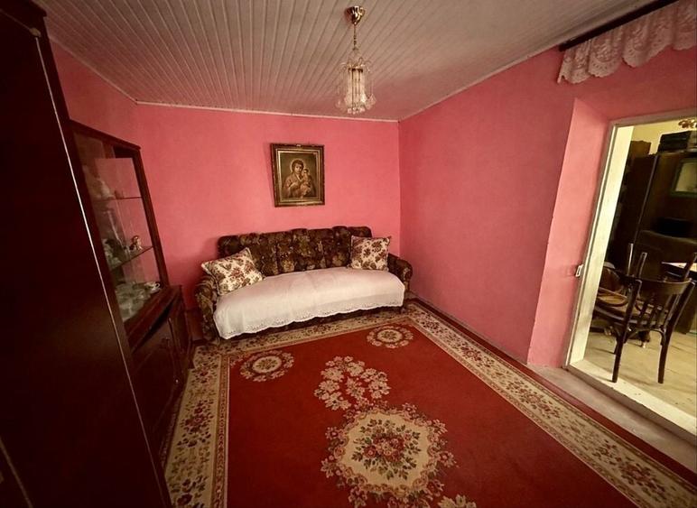 Casă cu 3 camere în Lunca Banului