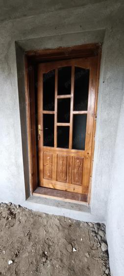 Casă cu 5 camere cu Teren 4316 Mp în Telești