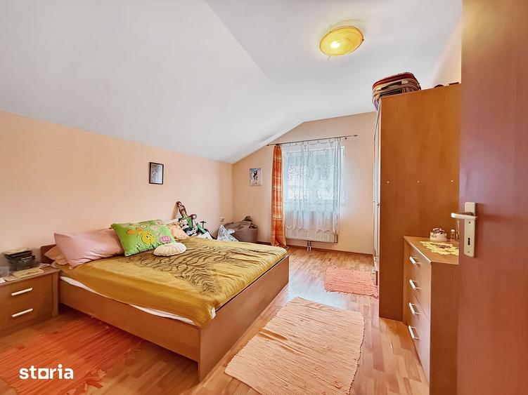 Casă cu 5 camere decomandat cu Teren 281 Mp în Șagului