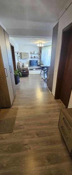 Apartament cu 3 camere decomandat, mobilat în Șelimbăr