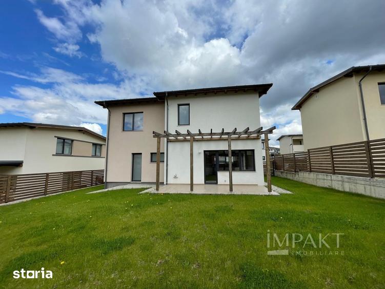 Casa / Vila cu 4 camere de vanzare- Dezmir - 2