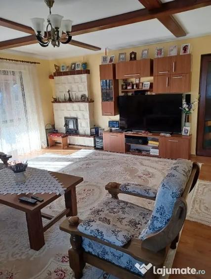 Casă cu 4 camere cu Teren 600 Mp în Tișăuți
