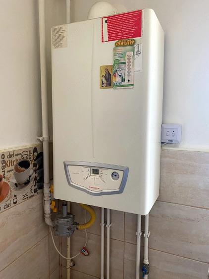 Apartament cu 2 camere decomandat în Republicii