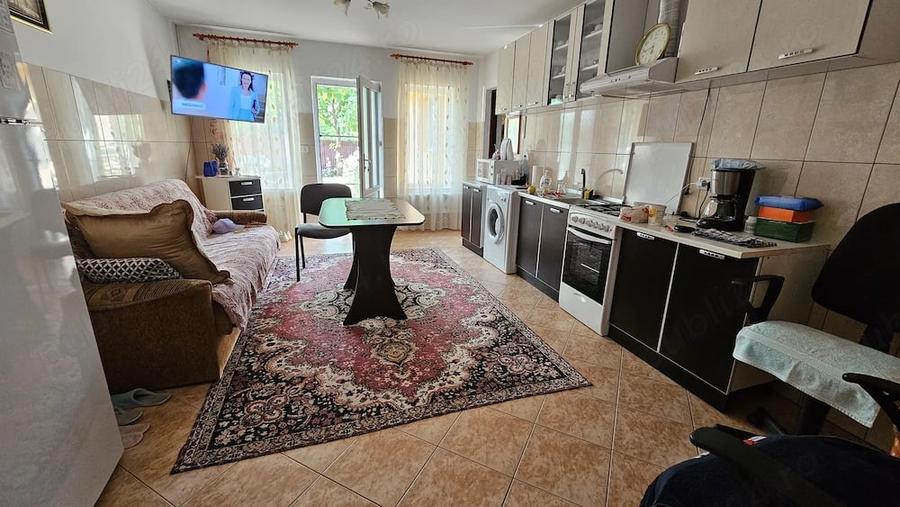 Casă cu 4 camere cu Teren 3405 Mp în Suraia