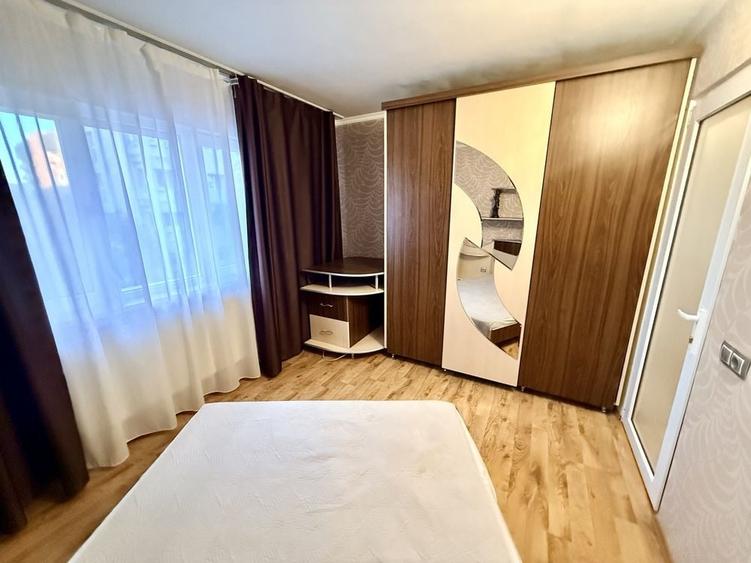Apartament cu 3 camere semidecomandat în Iosia