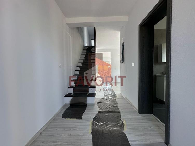 Duplex cu 4 camere cu Canalizare în Săcălaz