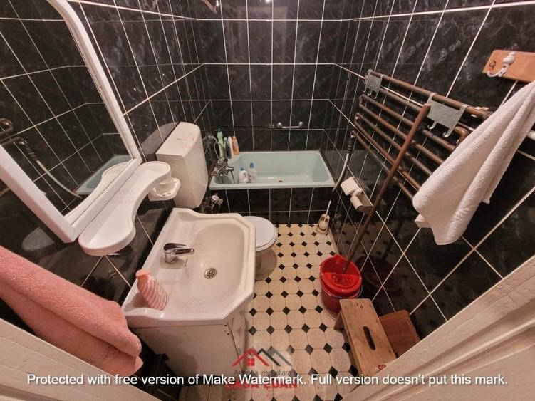 Apartament cu 4 camere semidecomandat în Central