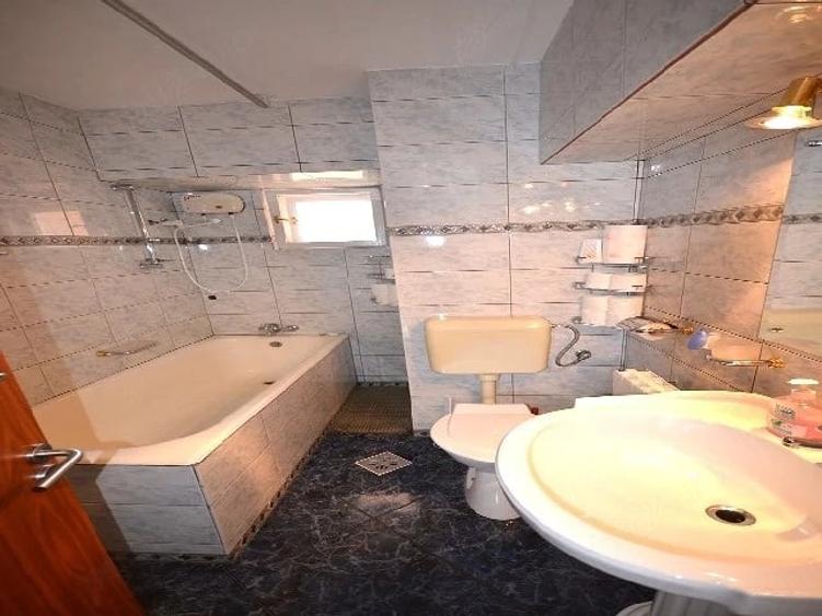 Apartament cu 5 camere decomandat în Unirii