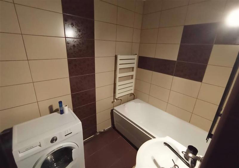 Garsonieră decomandată, mobilată în Nicolina