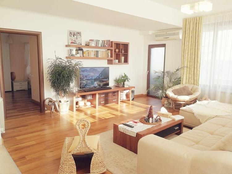Apartament cu 3 camere decomandat în Bucureștii Noi
