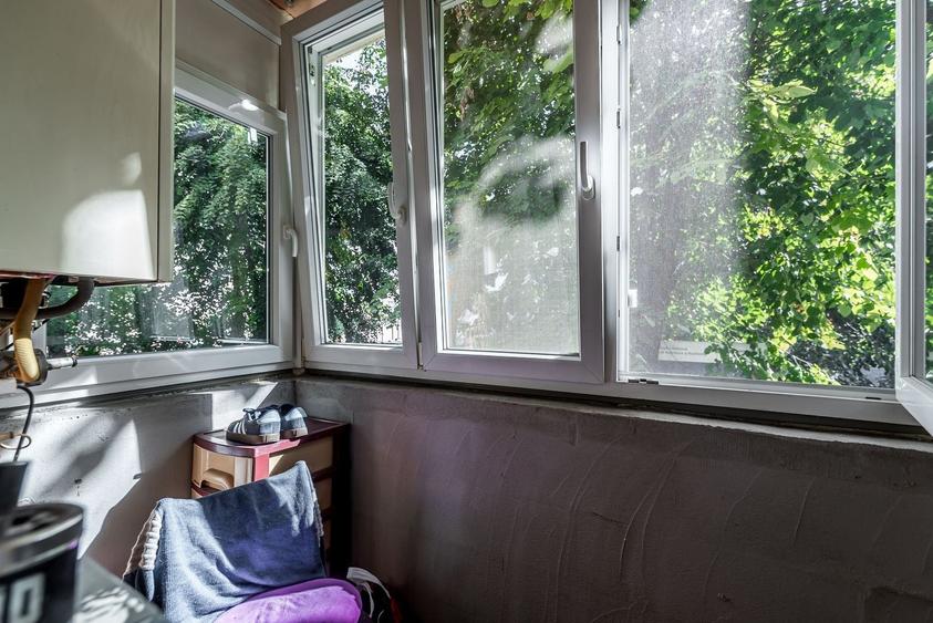 Apartament cu 3 camere semidecomandat în Aurel Vlaicu