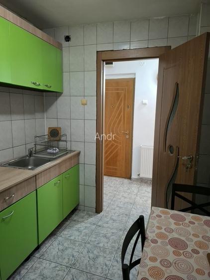 Inchiriez apartament cu 2 camere