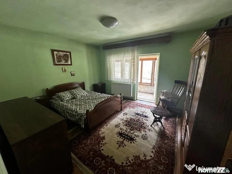Apartament cu 3 camere decomandat în Calea București