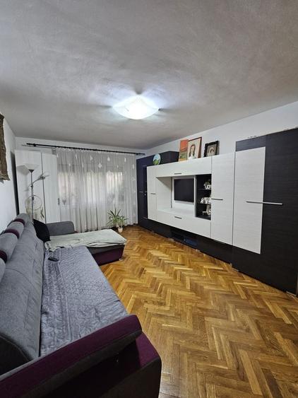 Apartament cu 3 camere decomandat în Rogerius