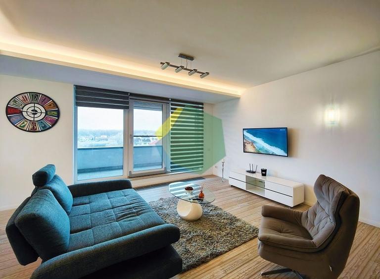 Apartament cu 3 camere decomandat, mobilat în Central