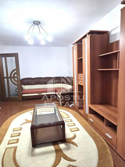 Apartament cu 3 camere decomandat în Girocului