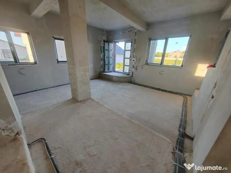 Casă cu 3 camere cu Teren 500 Mp în Lunca Cetățuii