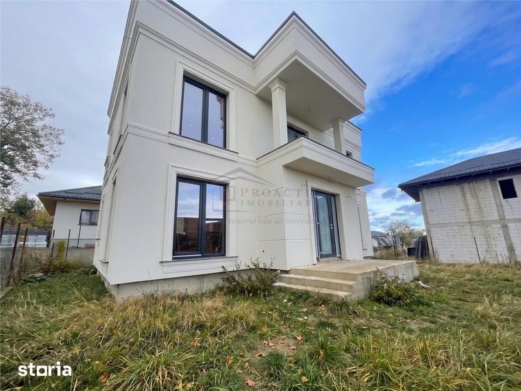 Casă cu 4 camere cu Teren 300 Mp în Ipotești