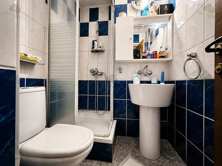 Apartament cu 4 camere decomandat în Vitan