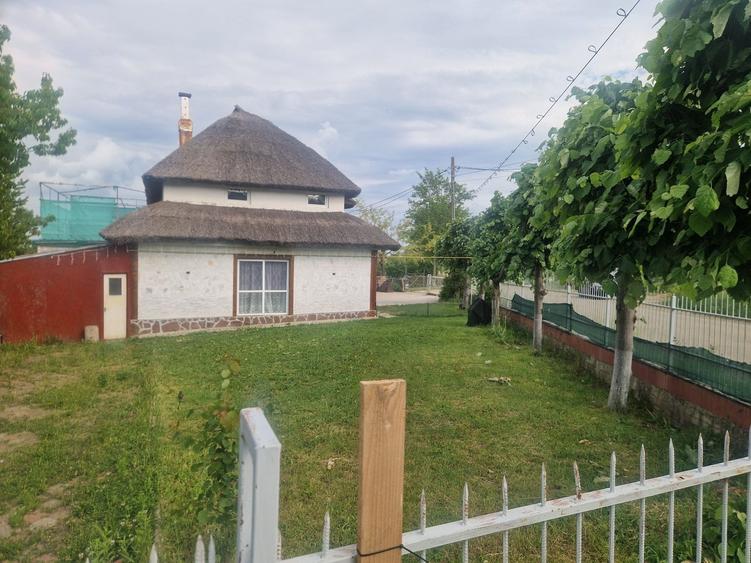 Casă cu 4 camere în Deleni