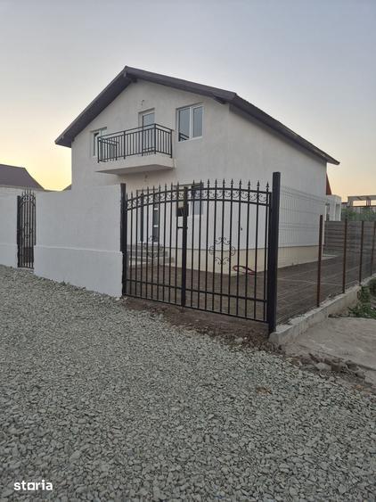 Casă cu 6 camere cu Teren 222 Mp în Lumina